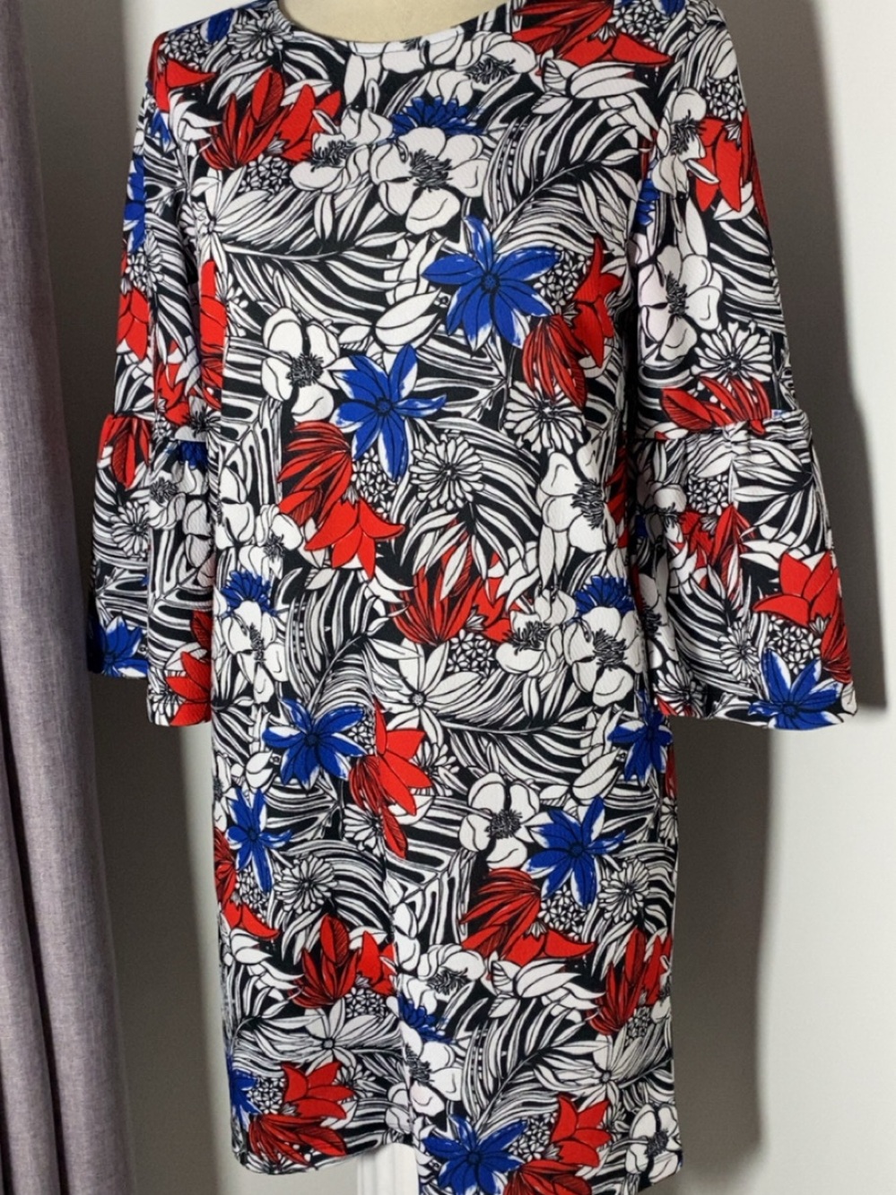 Simons Floral Shift Dress in Red, Blue & White